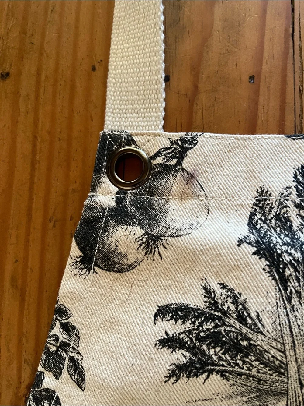 Black & Cream Canvas Vegetable Print Kitchen Apron